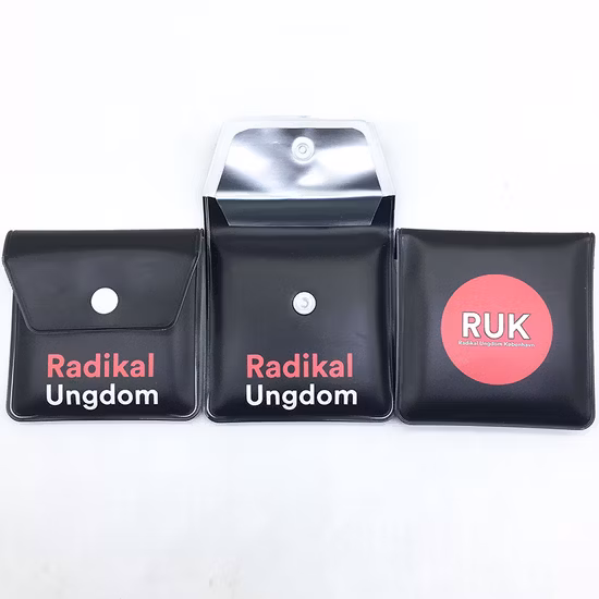 Regalo promozionale con stampa personalizzata Posacenere tascabile in PVC EVA con tasca in cenere portatile con bottone in lamina di allume
